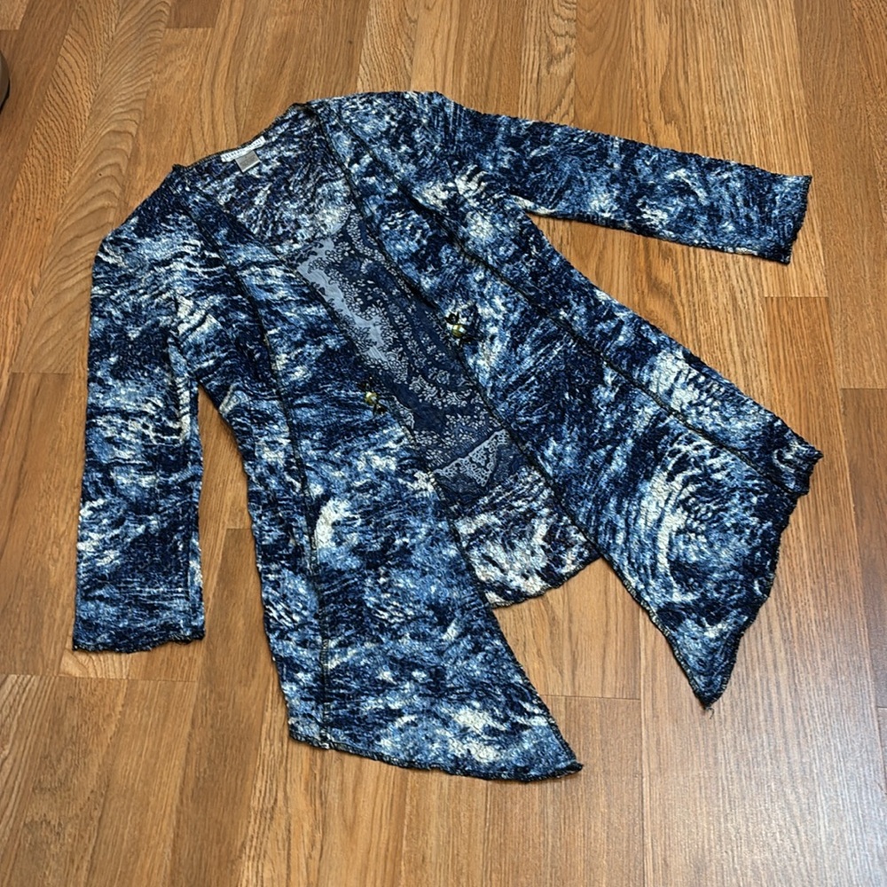 Alberto Makali blue and white textured asymmetrical blouse. Size S.